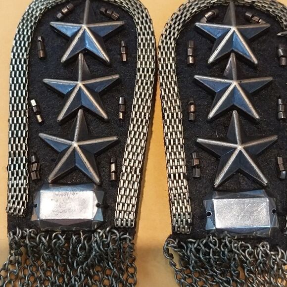 Unisex Pair of Epaulettes for your "Steampunk Vibe that is so fashionable now. - Picture 4 of 6